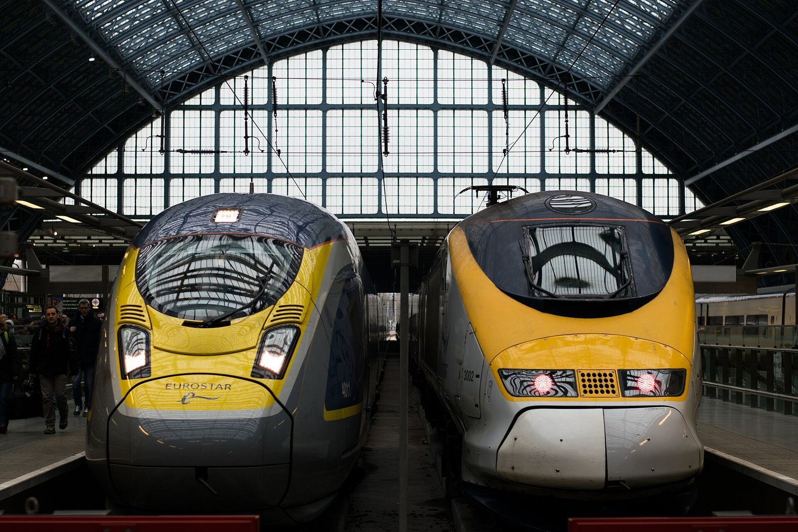 A high-speed Eurostar train at a platform